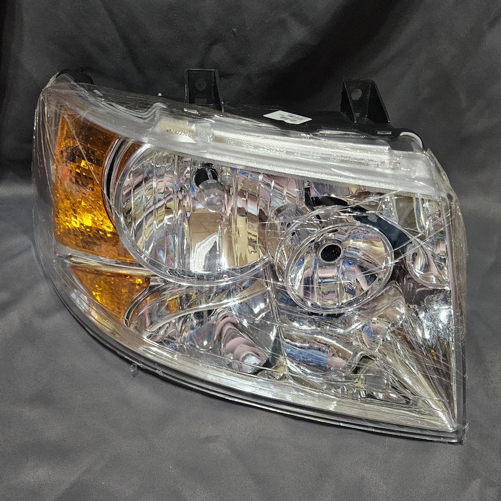 Ford Expedition FR355-B001R Passenger Side Front Right Headlight Assemblyβ 03-06